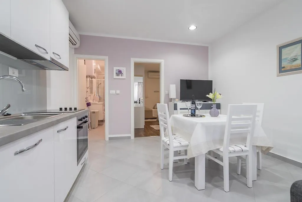 Drop In Split Luxury Suites Apartmán