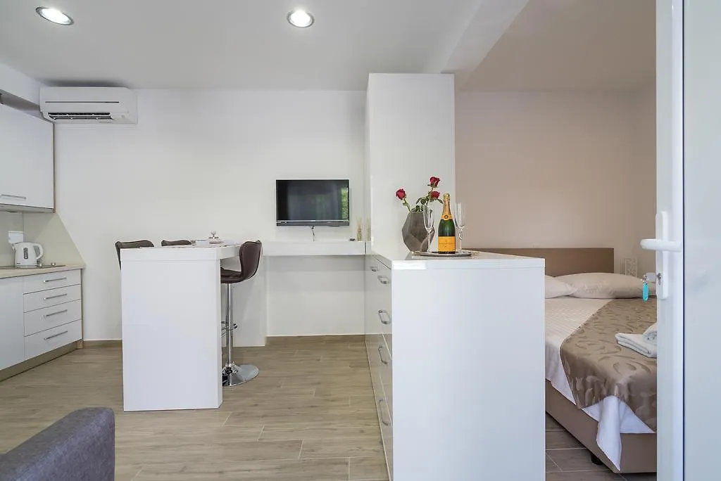 Drop In Split Luxury Suites Apartmán