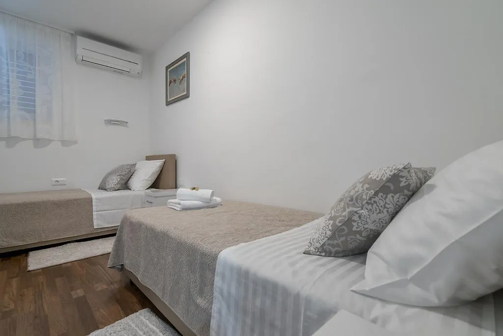 Drop In Split Luxury Suites