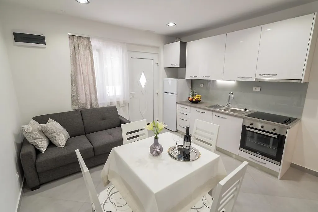 Drop In Split Luxury Suites Apartmán