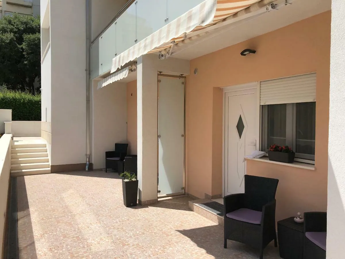 Drop In Split Luxury Suites 0*,  Croatia