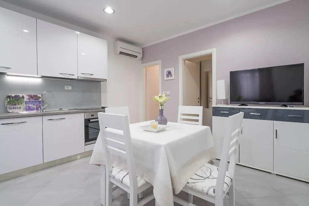 Drop In Split Luxury Suites
