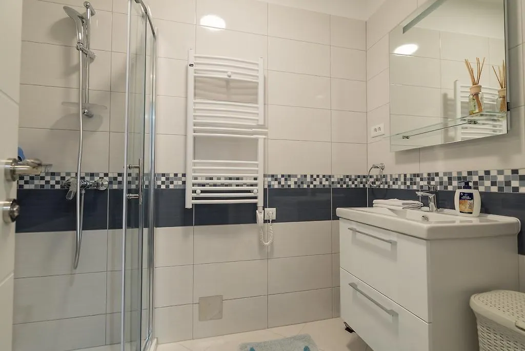 Drop In Split Luxury Suites