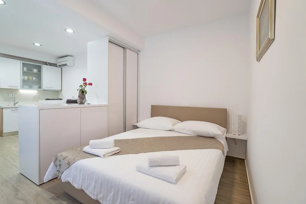 Apartment Drop In Split Luxury Suites