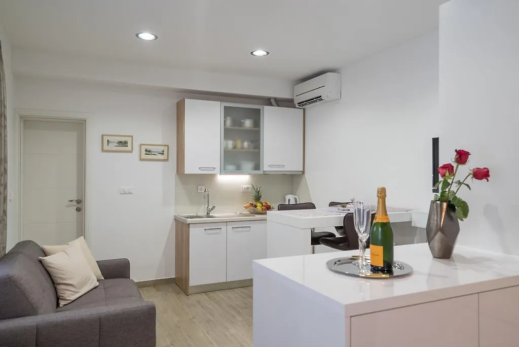 Apartment Drop In Split Luxury Suites
